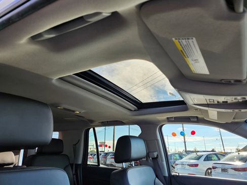 Used 2018 Chevrolet Tahoe LT image 17