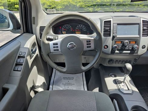 Used 2020 Nissan Frontier SV w/ Midnight Edition Floor Mats AWD/4WD image 14
