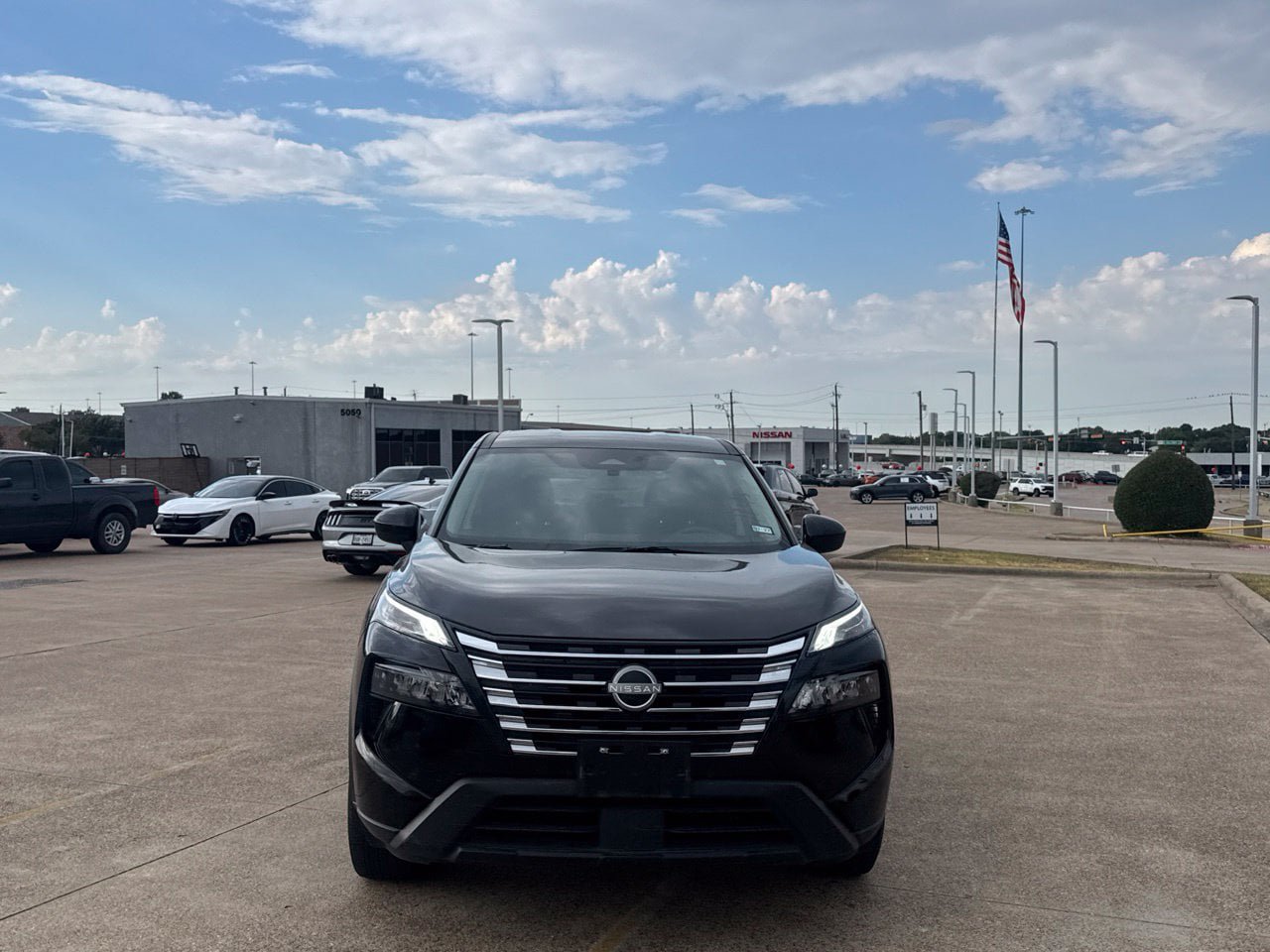 Certified 2025 Nissan Rogue SV FWD image 6
