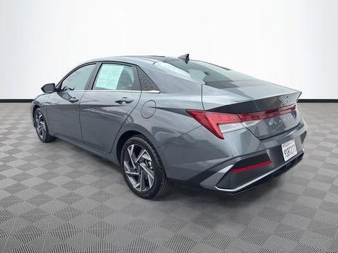 Used 2025 Hyundai Elantra SEL FWD image 5