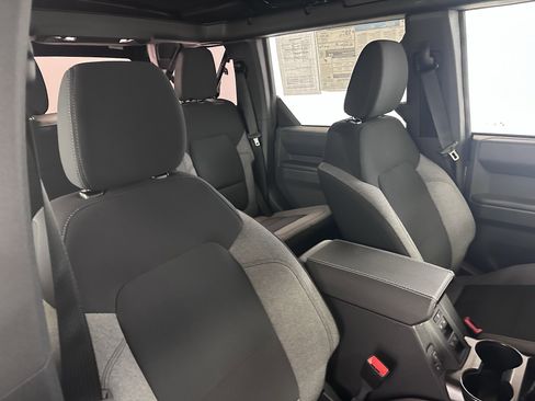 Used 2025 Ford Bronco 4-Door image 40