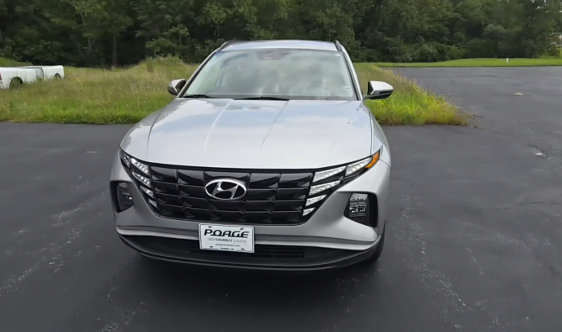 Used 2022 Hyundai Tucson SEL w/ Cargo Package AWD/4WD image 2