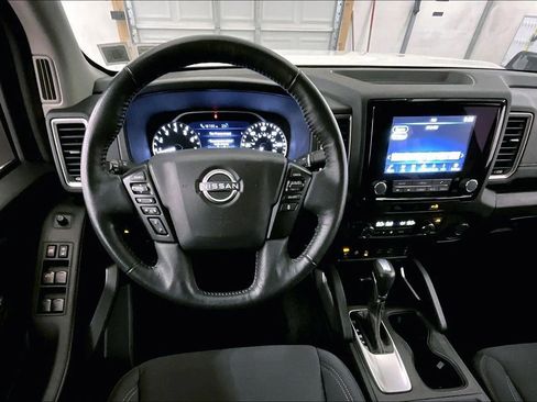 Used 2024 Nissan Frontier SV w/ SV Convenience Package image 5
