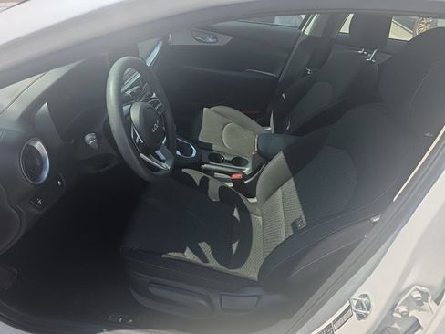 Used 2024 Kia Forte LXS FWD image 3