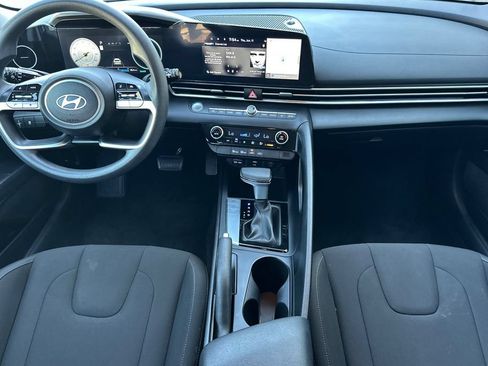 Used 2024 Hyundai Elantra SEL FWD image 13