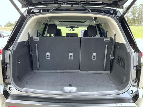 New 2026 Nissan Pathfinder SV AWD/4WD image 9