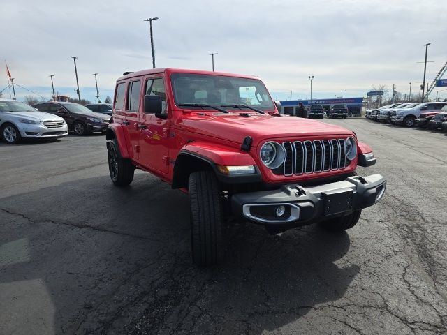 Used 2025 Jeep Wrangler Unlimited Sahara w/ Safety Group AWD/4WD image 11