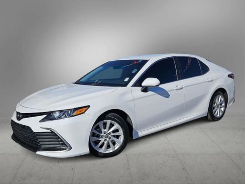 Used 2023 Toyota Camry LE image 1