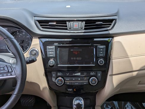 Used 2019 Nissan Rogue SV FWD image 19