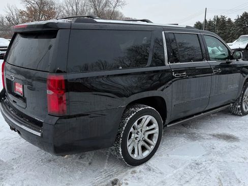 Used 2020 Chevrolet Suburban Premier w/ Premier Plus Edition image 8
