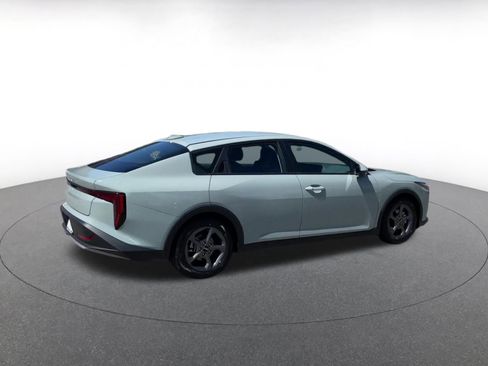 Used 2025 Kia K4 LXS image 14