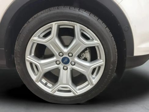 Used 2019 Ford Escape Titanium FWD image 23