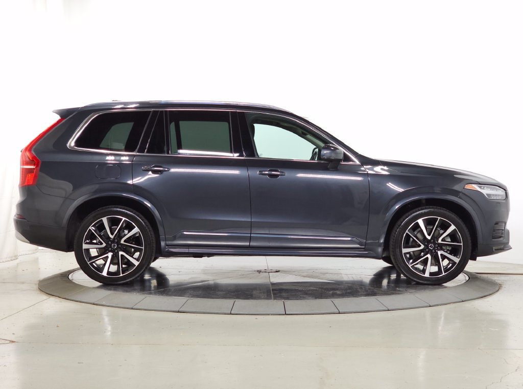 Used 2022 Volvo XC90 T6 Momentum w/ Climate Package AWD/4WD image 11
