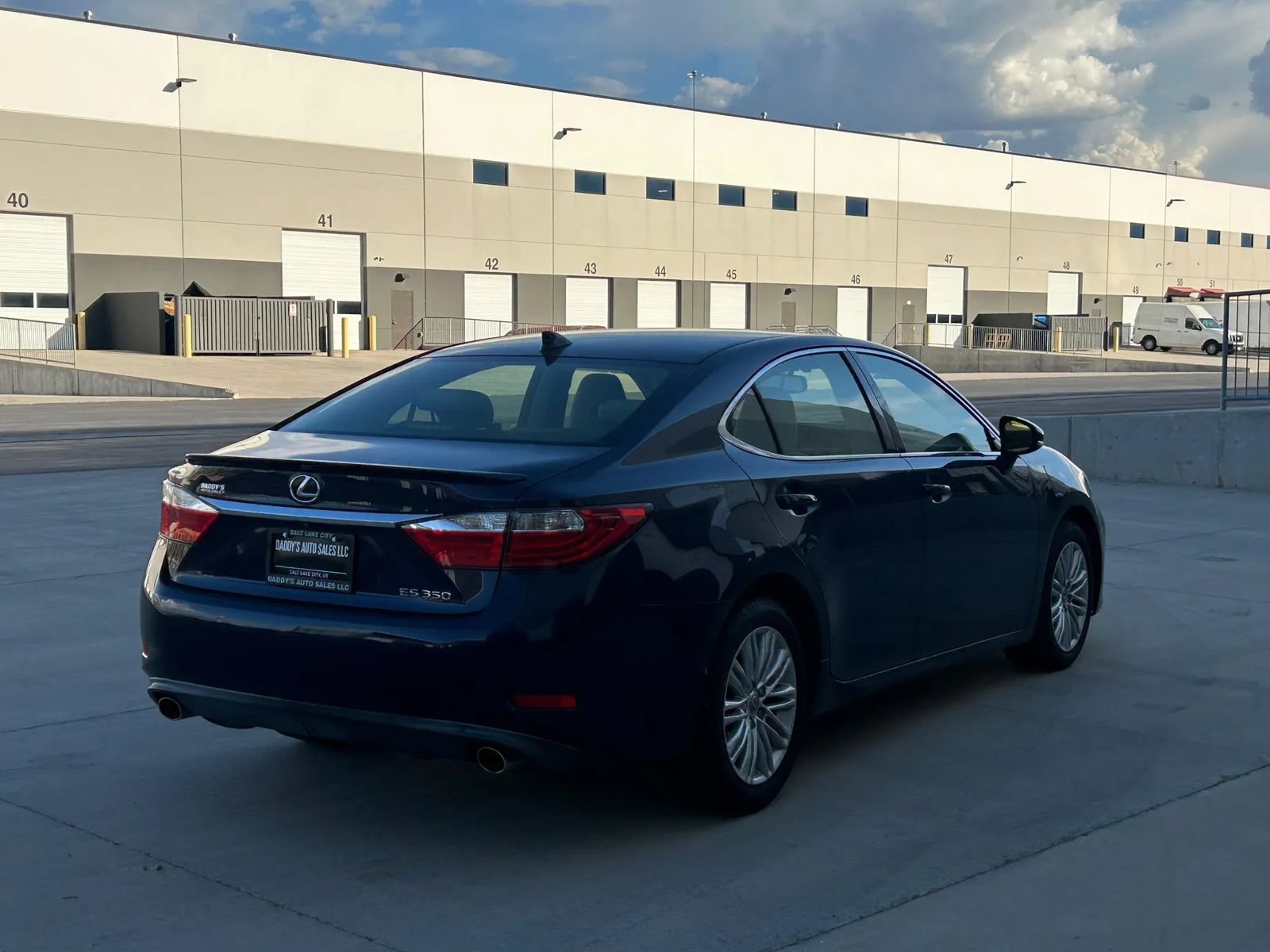 Used 2015 Lexus ES 350 w/ Luxury Package FWD image 5