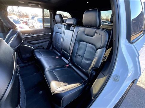 Used 2023 Jeep Grand Cherokee Overland w/ Luxury Tech Group IV image 37