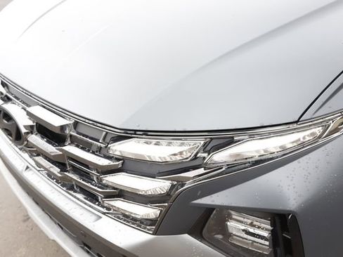 Certified 2025 Hyundai Tucson Limited AWD/4WD image 11