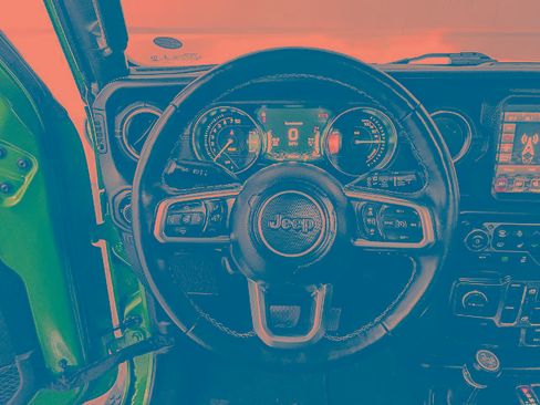 Used 2021 Jeep Wrangler Unlimited Sahara w/ Cold Weather Group image 8