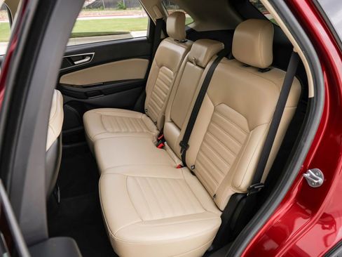 Used 2019 Ford Edge SEL w/ Equipment Group 201A FWD image 29