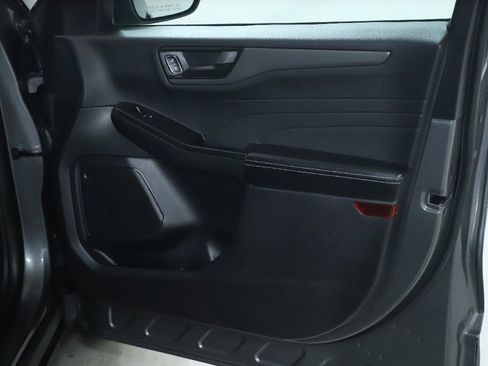 Used 2025 Ford Escape Active image 34