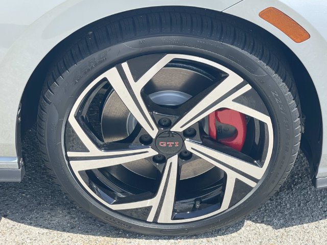 New 2026 Volkswagen GTI SE FWD image 30