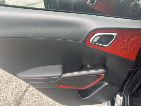 Used 2025 Kia Soul GT-Line FWD image 21