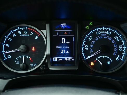 Used 2020 Toyota Tacoma TRD Off-Road AWD/4WD image 24