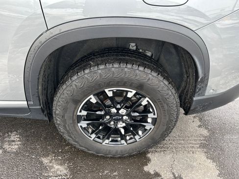 Used 2024 Chevrolet Traverse Z71 w/ Enhanced Driving Package image 9