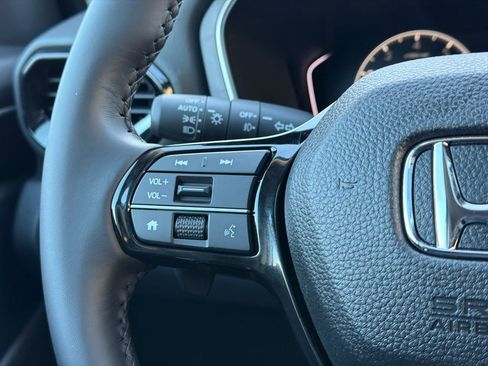 New 2025 Honda Pilot Touring image 24