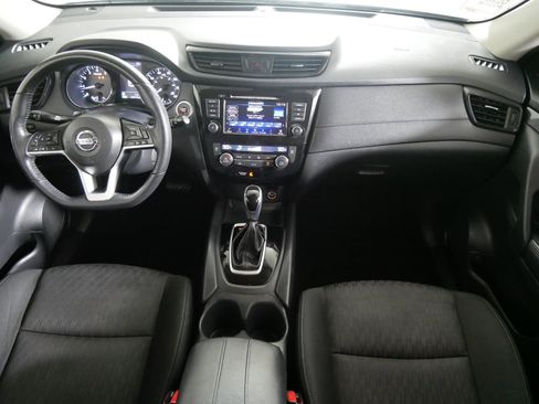 Used 2019 Nissan Rogue SV image 10