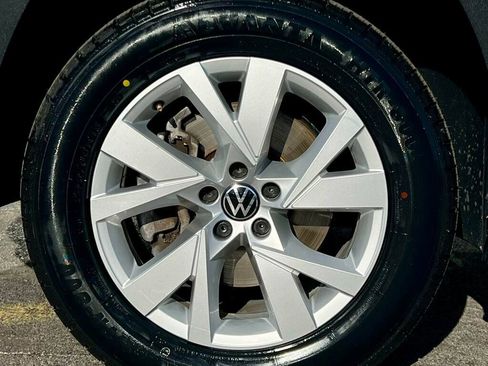 Used 2020 Volkswagen Atlas Cross Sport S image 26