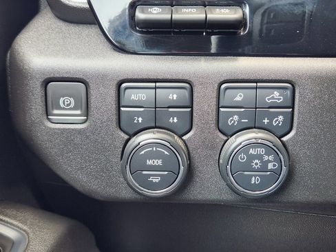 Certified 2024 Chevrolet Silverado 2500 High Country w/ High Country Premium Package AWD/4WD image 23