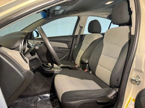 Used 2012 Chevrolet Cruze LS w/ Connectivity Package FWD image 8