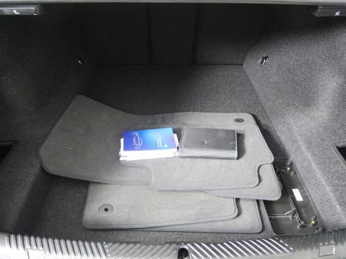 Certified 2025 BMW 530i image 17