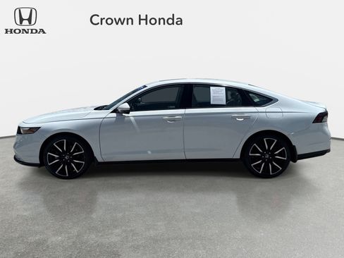 Used 2023 Honda Accord Touring image 2