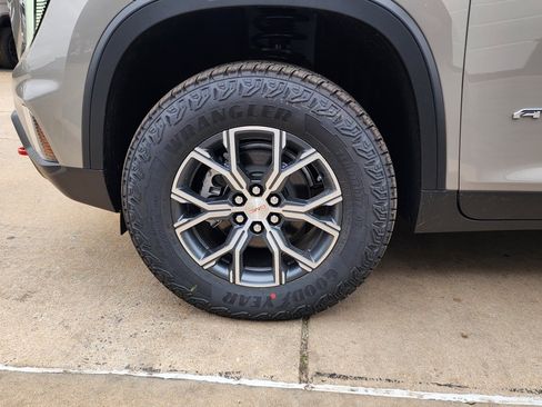 New 2026 GMC Acadia AT4 w/ Luxury Package image 59