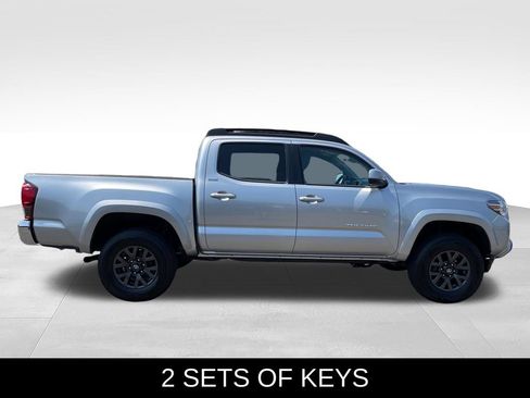Used 2023 Toyota Tacoma SR5 AWD/4WD image 7