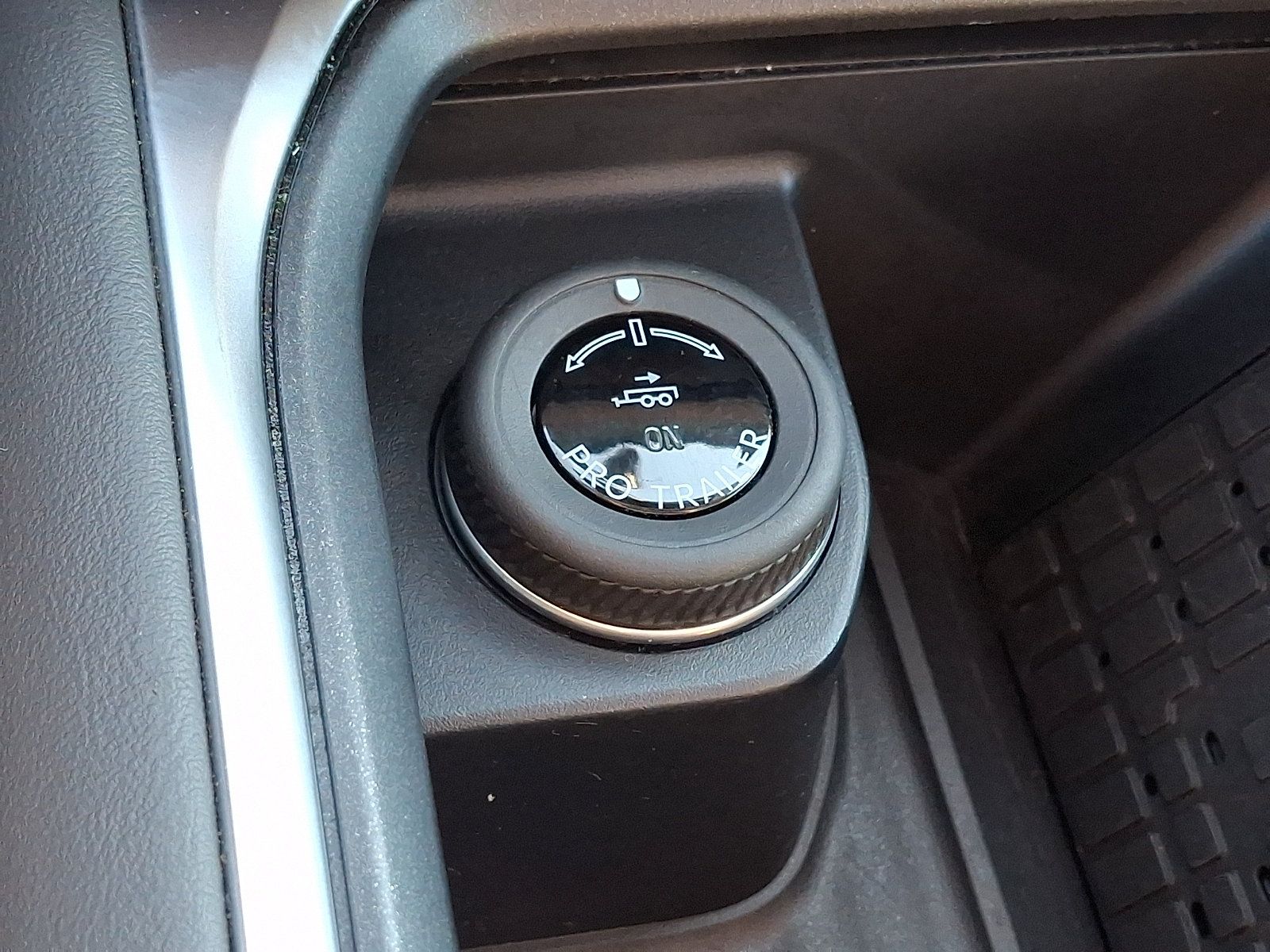 Certified 2025 Ford Expedition Active AWD/4WD image 28