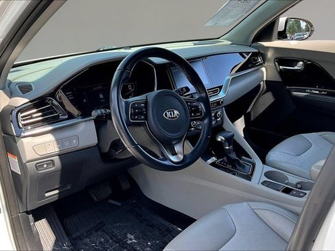Used 2020 Kia Niro Touring FWD image 16