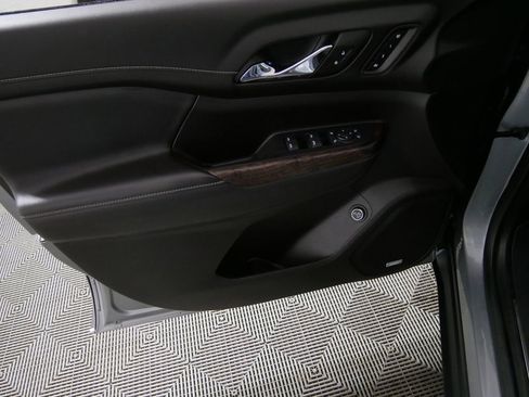 Used 2023 GMC Acadia Denali w/ Denali Ultimate Package image 14