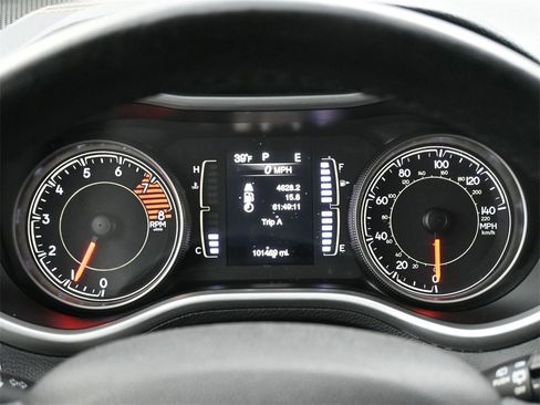 Used 2018 Jeep Cherokee Latitude Plus image 7