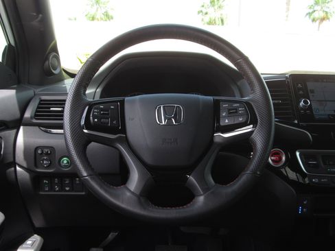 Certified 2025 Honda Ridgeline Black Edition image 24