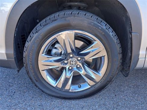 Used 2019 Toyota Highlander Limited Platinum image 9