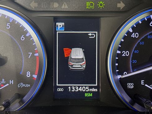 Used 2018 Toyota Highlander XLE FWD image 19