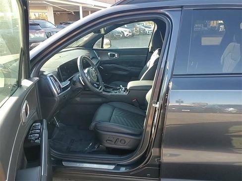 Used 2024 Kia Sorento SX Prestige image 11