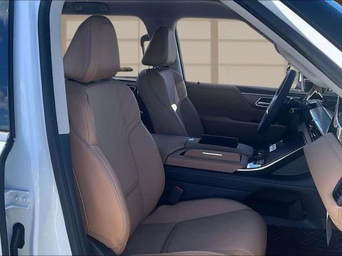 New 2026 INFINITI QX80 Luxe RWD image 7
