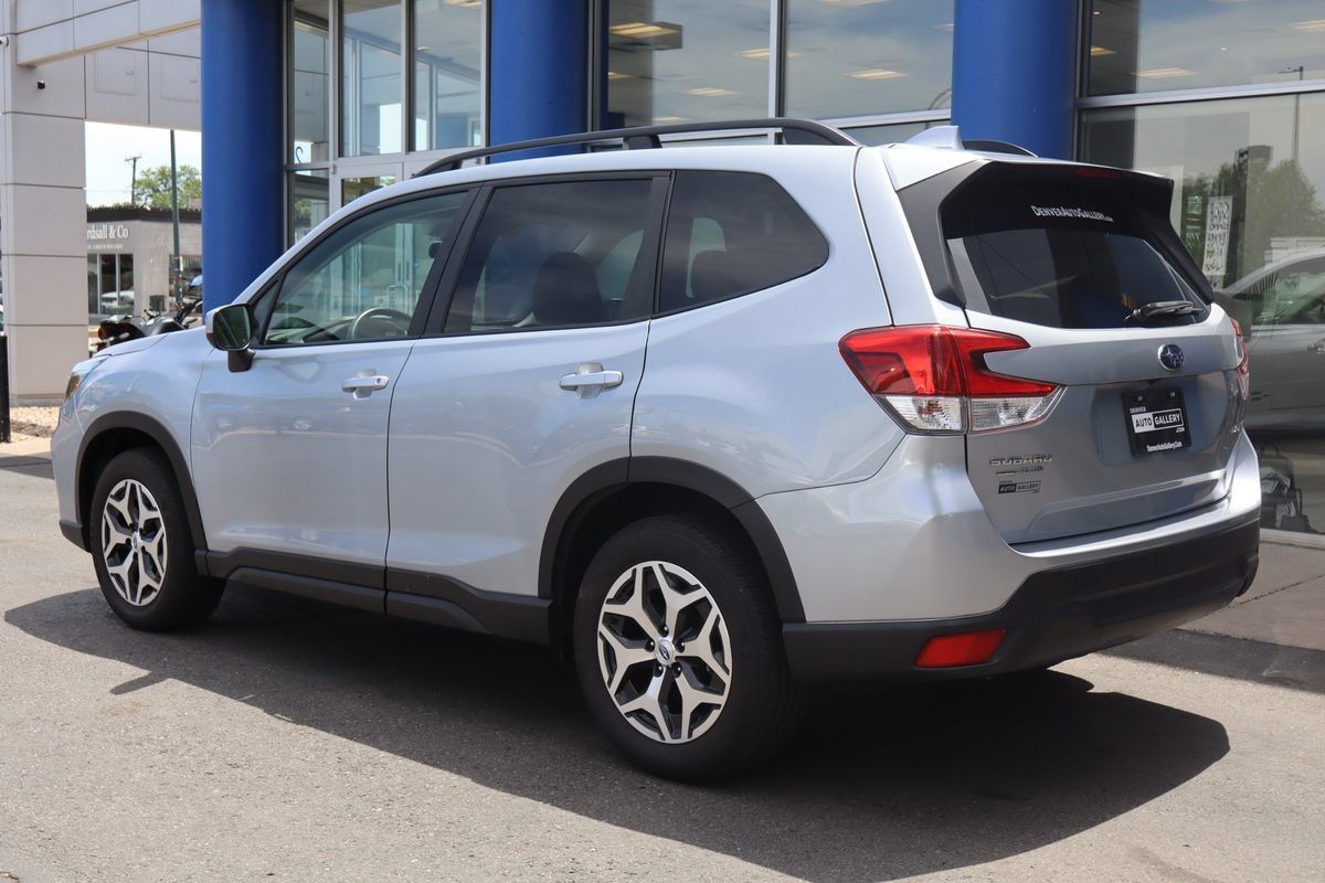 Used 2021 Subaru Forester Premium AWD/4WD image 3