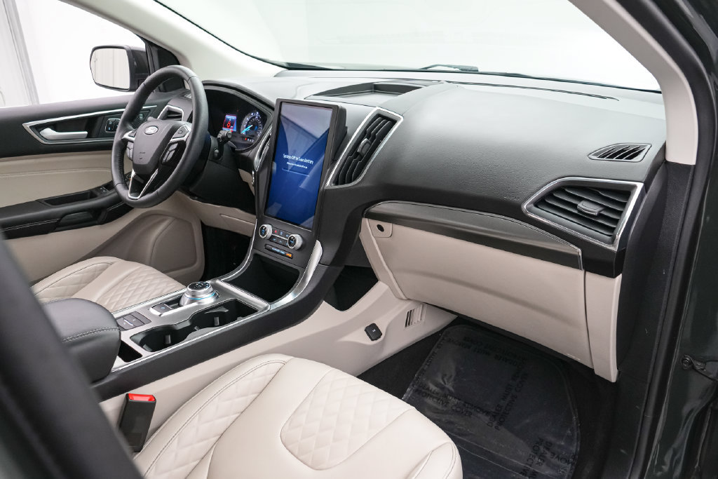 Certified 2024 Ford Edge Titanium AWD/4WD image 22