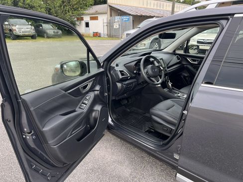 Used 2023 Subaru Forester Touring AWD/4WD image 11