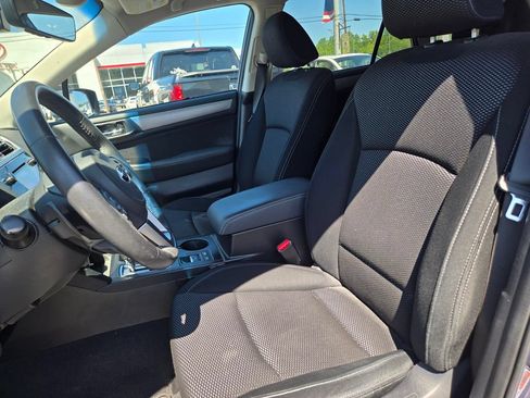 Used 2017 Subaru Outback 2.5i Premium AWD/4WD image 9