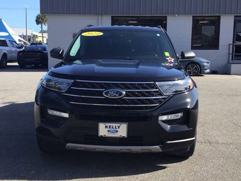 Used 2024 Ford Explorer XLT w/ Equipment Group 202A image 2